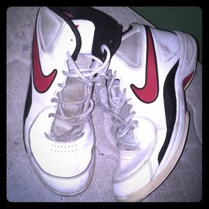 Men's NIKE THE OVERPLAY VII BASKETBALL SHOES